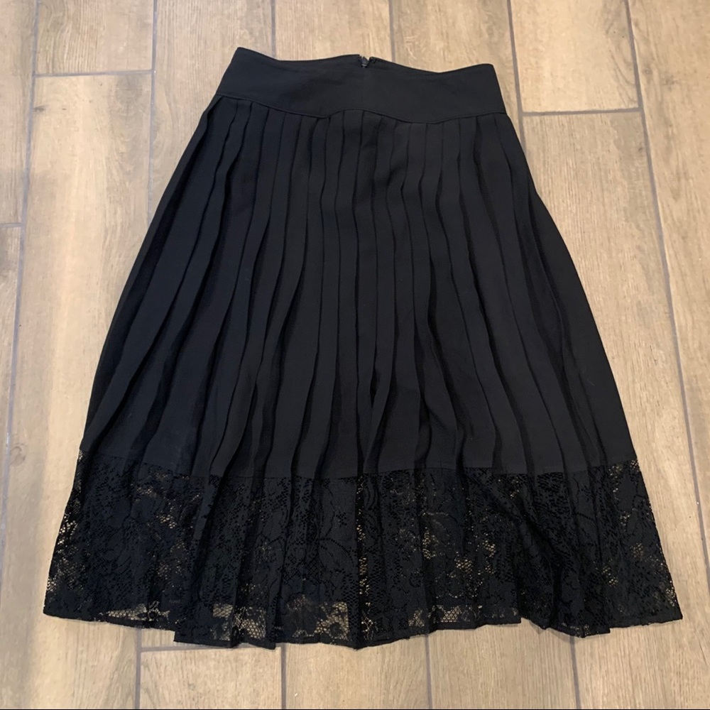 Pleaded Skirt Express